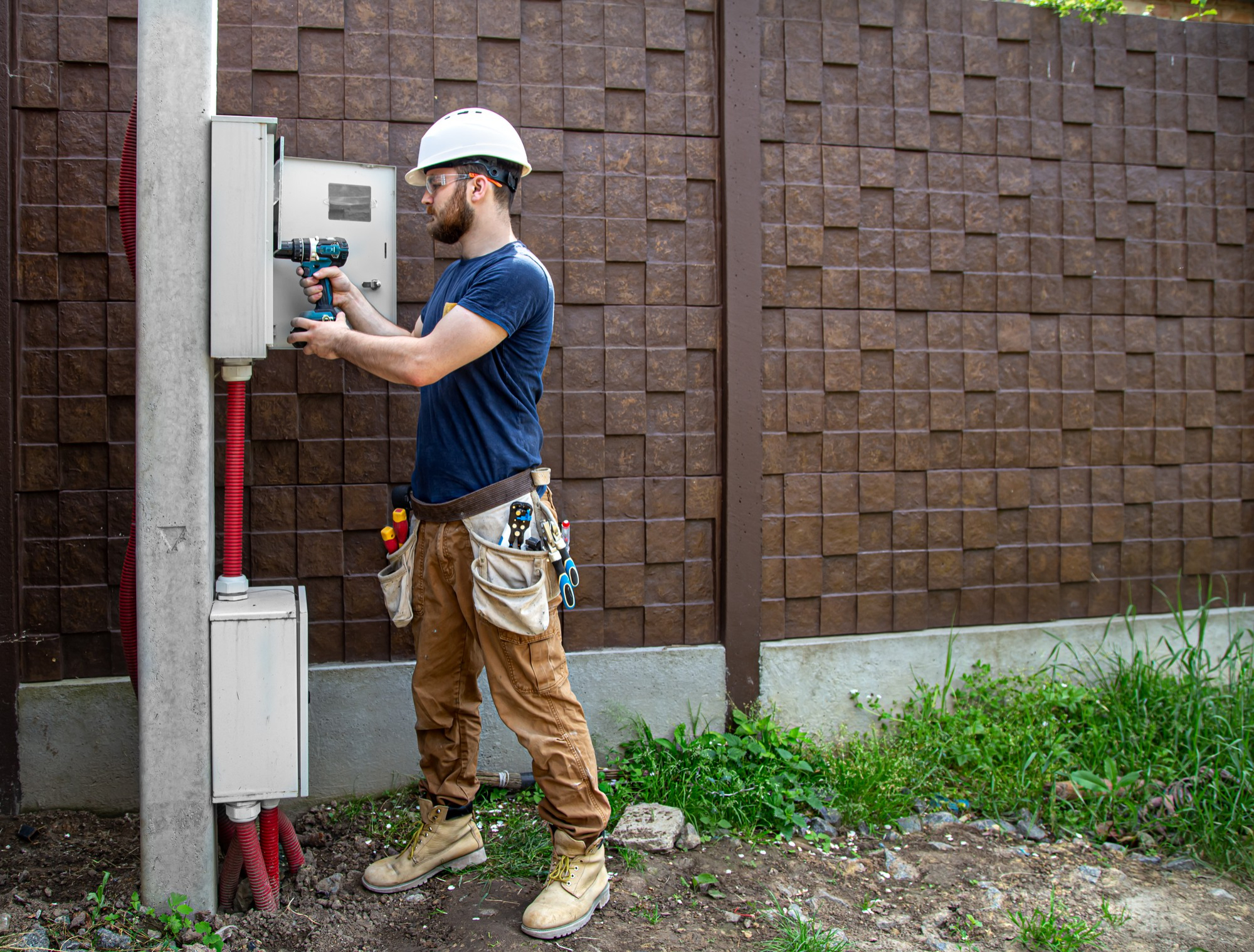 Rénovation et mise aux normes électriques - Remplacement des équipements vétustes Rénovation et mise aux normes électriques - Remplacement des équipements vétustes